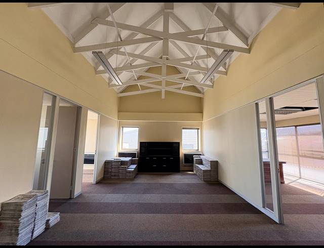 256M² OFFICE TO LET IN NOORDWYK